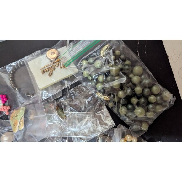 Mixed Lot Of Craft & Wearable DIY Jewelry Supplies Bracelets Earrings Necklaces - Picture 8 of 10